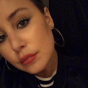 Meet your Posher, Leslie ann